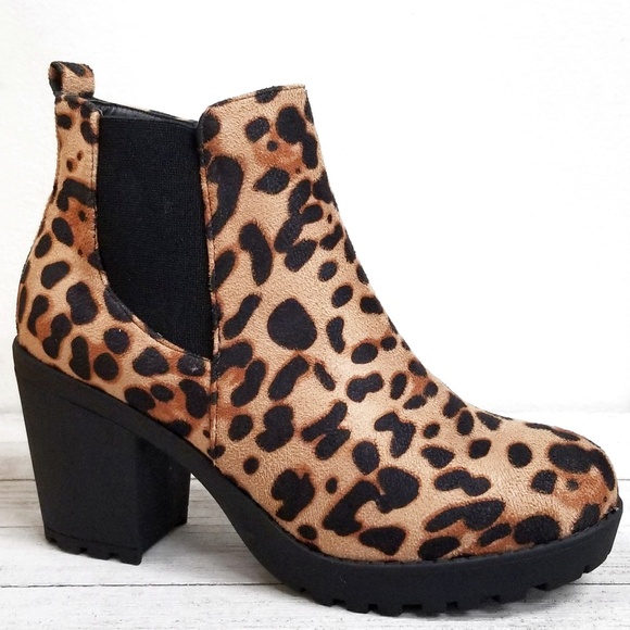New Leopard Chelsea Lug Combat Ankle Boots Booties - Picture 3 of 4